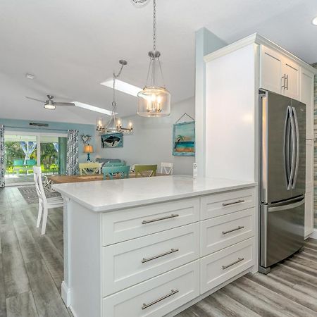 Dog Friendly Home Wprivate Fenced Yard, Garage & Fire Pit Steps To The Beach! New Smyrna Beach Kültér fotó