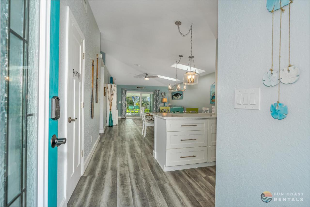 Dog Friendly Home Wprivate Fenced Yard, Garage & Fire Pit Steps To The Beach! New Smyrna Beach Kültér fotó